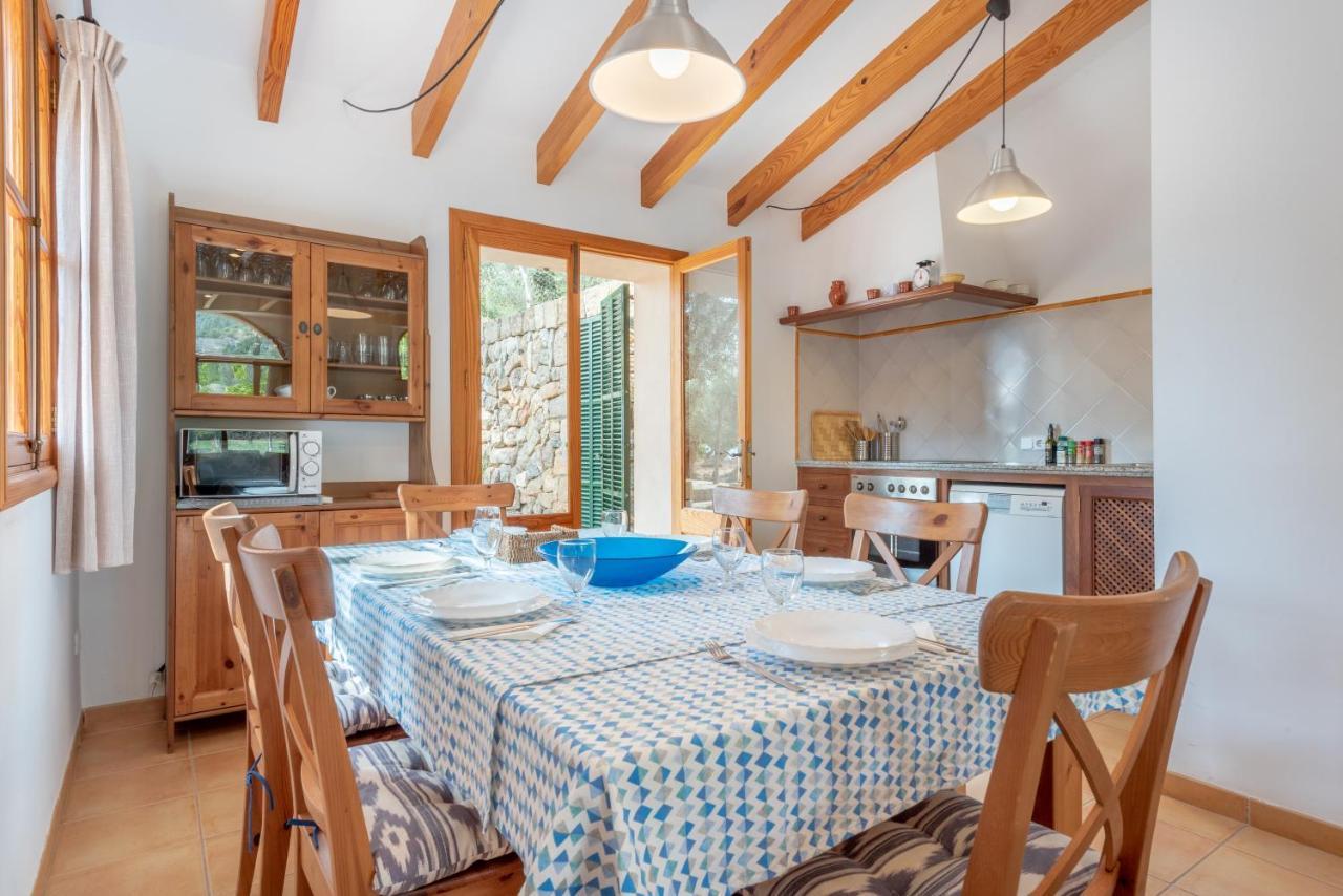 Semi-detached Sunny Country House, Near Gr221 Vakantiehuis